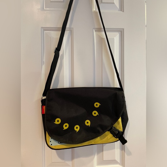 Naruto (Shippuden) crossbody messenger bag with adjustable straps - Picture 4 of 5